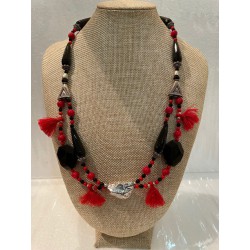 Collar Rojo y Negro Coral y Onix y flecos