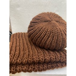 Gorro Boina Marrón Punto y Cuello